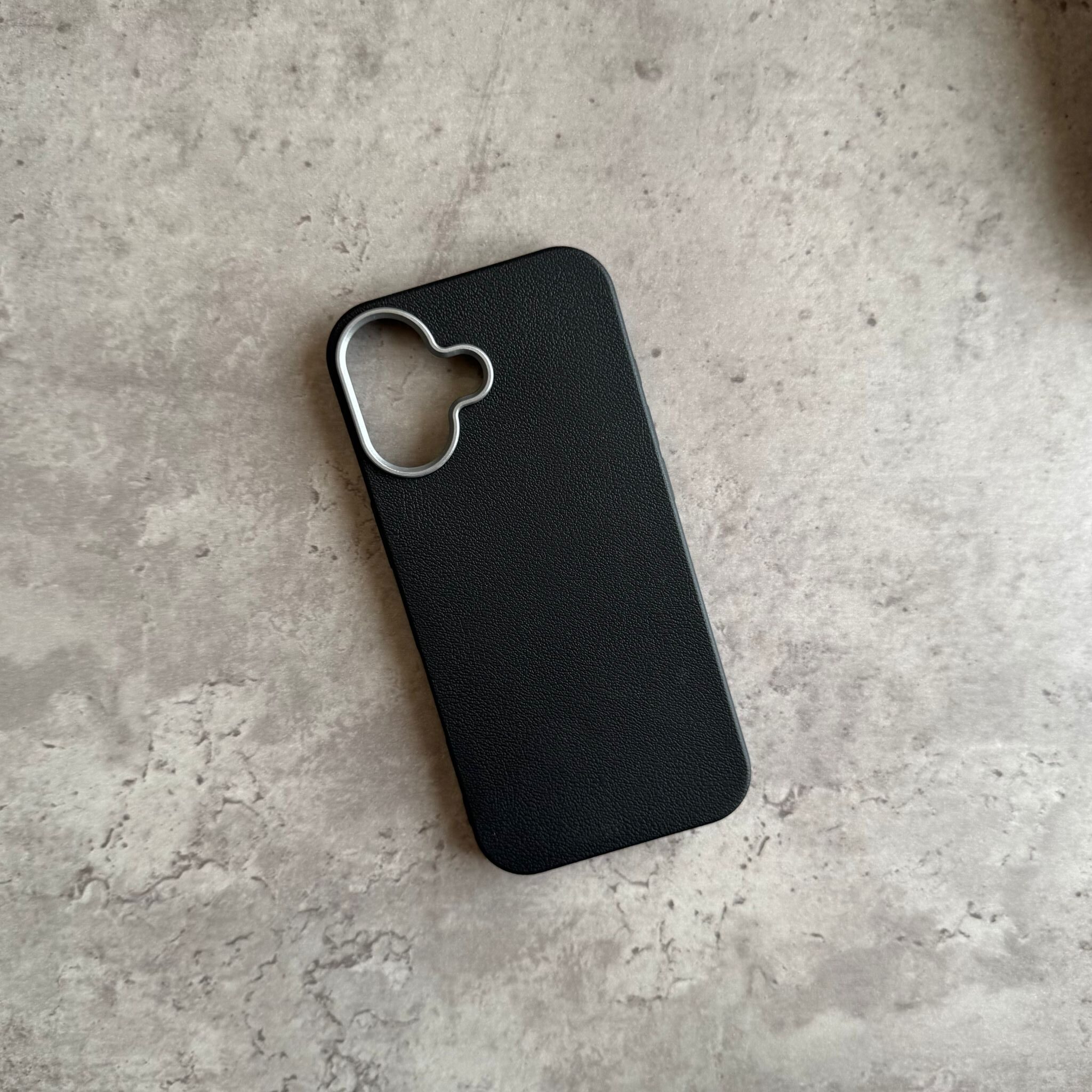 twenty-one-qatar-cases-iphone-17 (7)