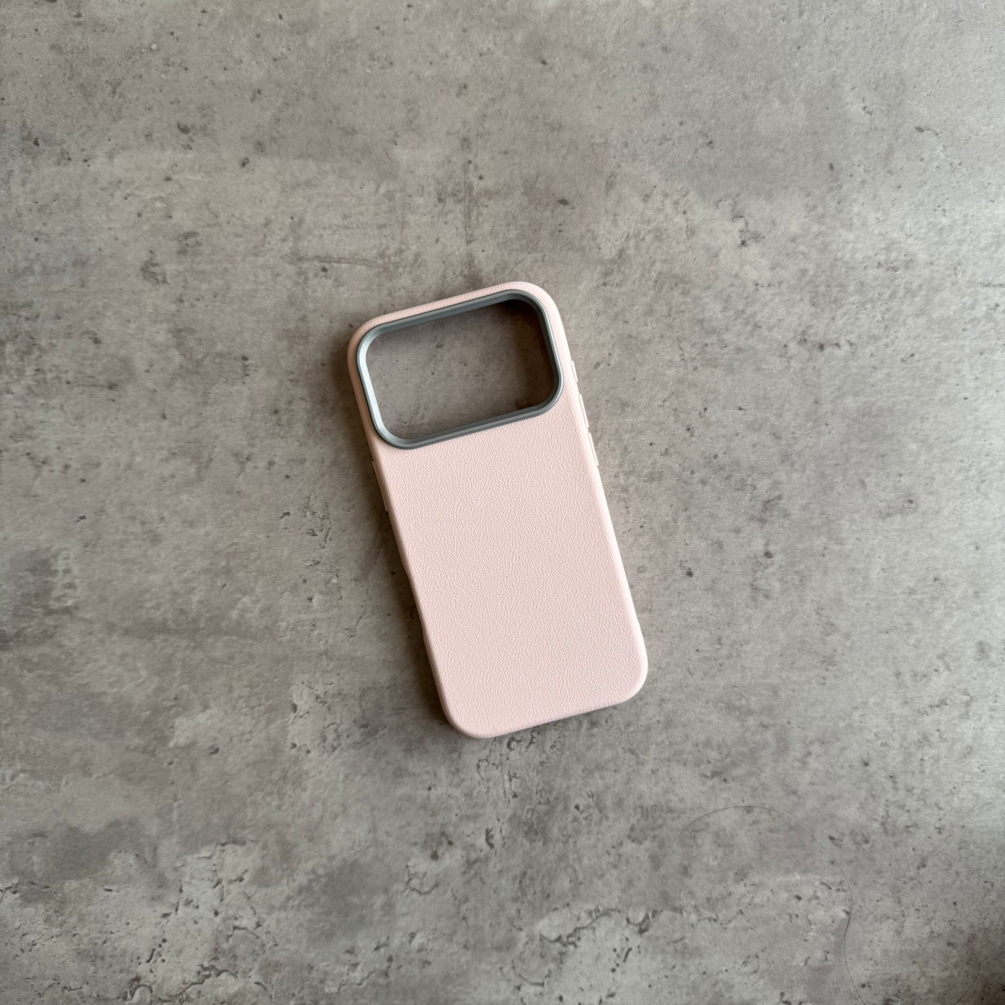 twenty-one-qatar-cases-iphone-17-pro-max (1)