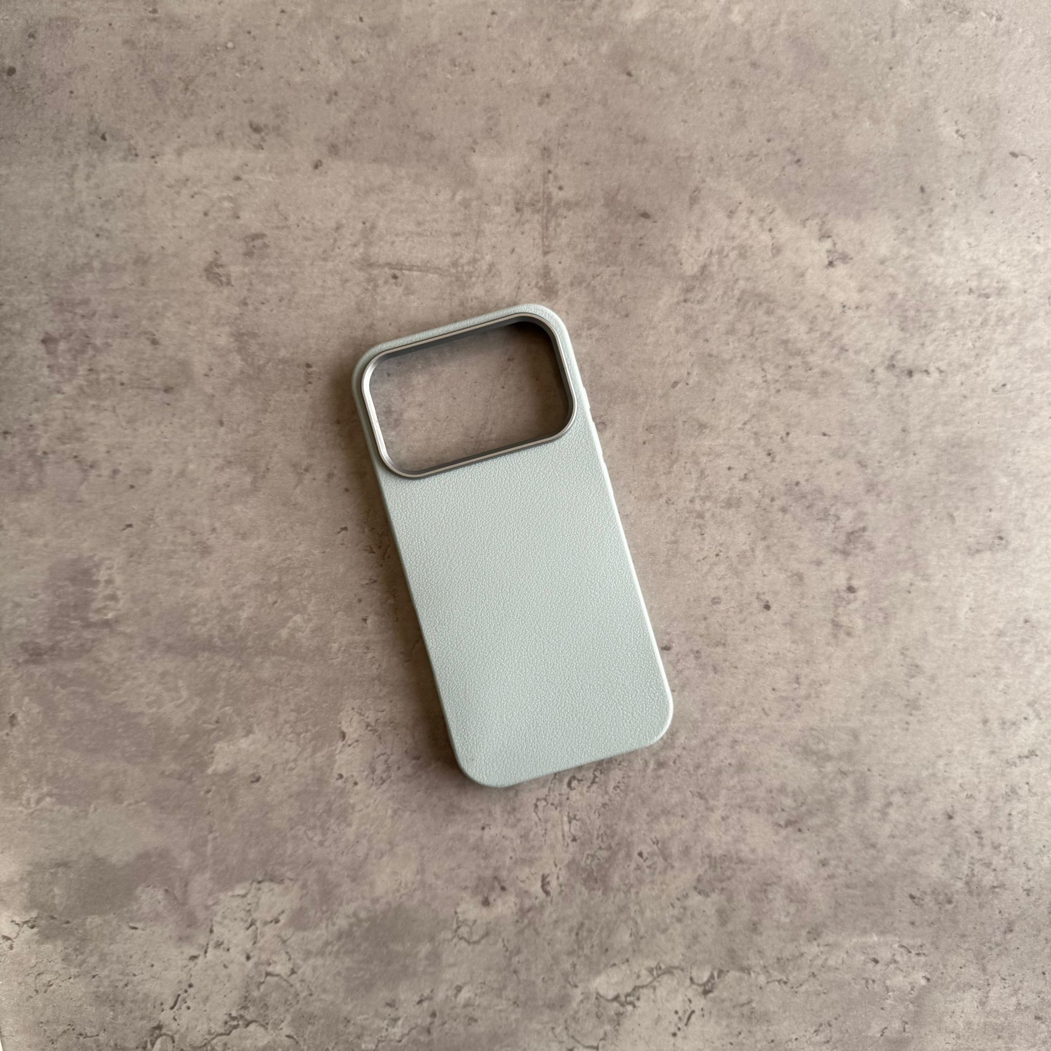 twenty-one-qatar-cases-iphone-17-pro-max (3)