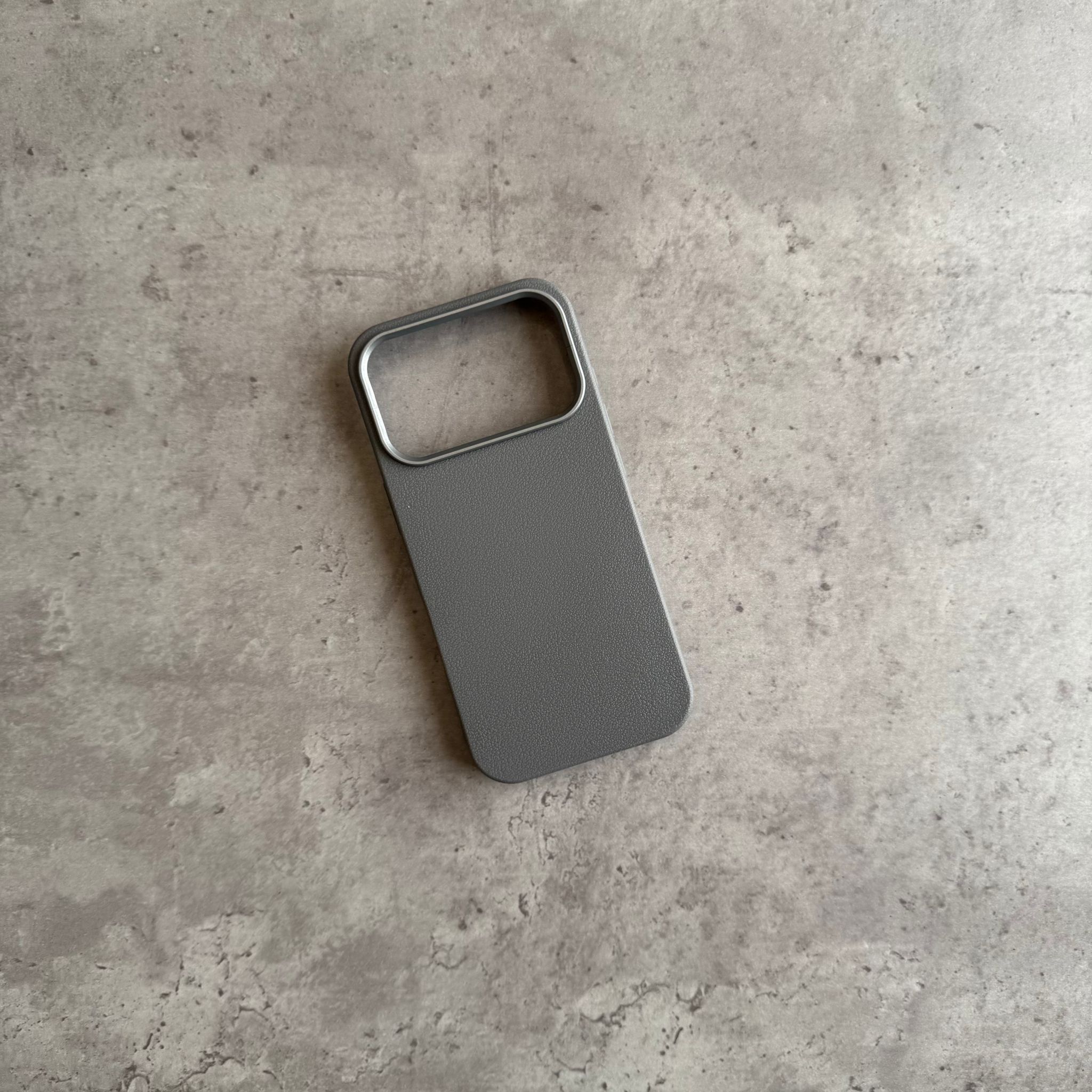 twenty-one-qatar-cases-iphone-17-pro-max (5)