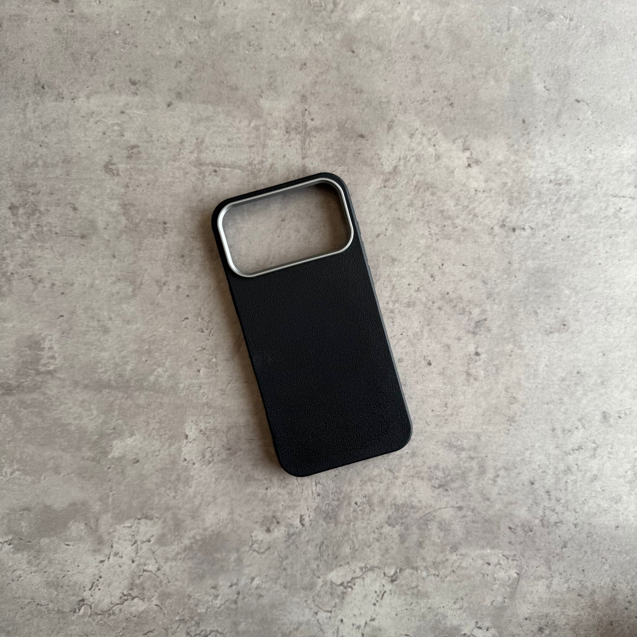 twenty-one-qatar-cases-iphone-17-pro-max (6)