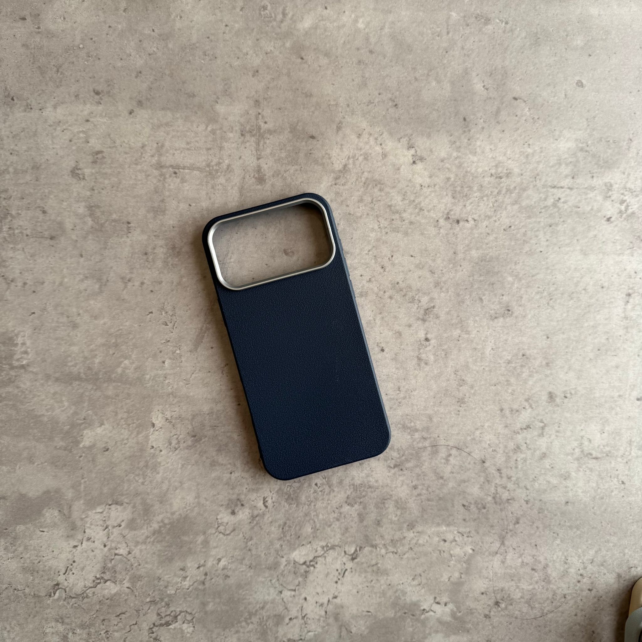 twenty-one-qatar-cases-iphone-17-pro-max (7)